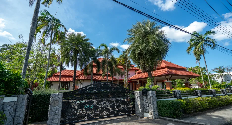 Villa zum Kauf und zur Miete mit 4 Zimmer in Thalang, Phuket