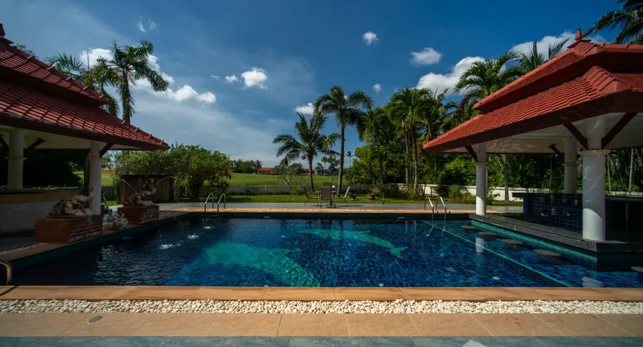 Villa zum Kauf und zur Miete mit 4 Zimmer in Thalang, Phuket