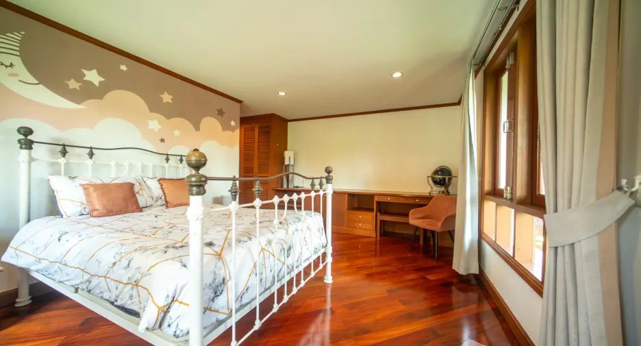 Villa zum Kauf und zur Miete mit 4 Zimmer in Thalang, Phuket