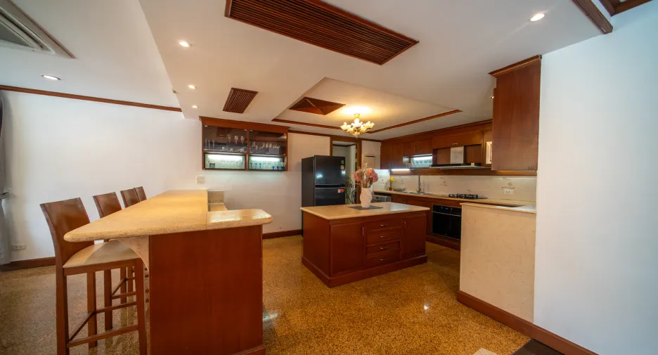 Villa zum Kauf und zur Miete mit 4 Zimmer in Thalang, Phuket