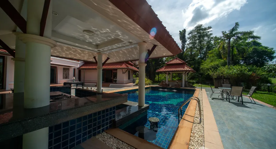 Villa zum Kauf und zur Miete mit 4 Zimmer in Thalang, Phuket