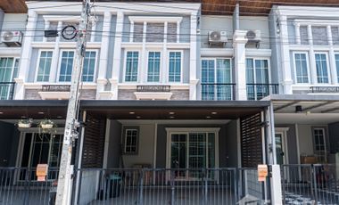 Продажа 4 спальни таунхаус в Phra Pradaeng, Самутпракан