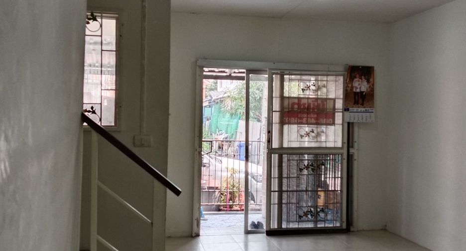 For sale 2 bedrooms townhouse in Lat Krabang, Bangkok