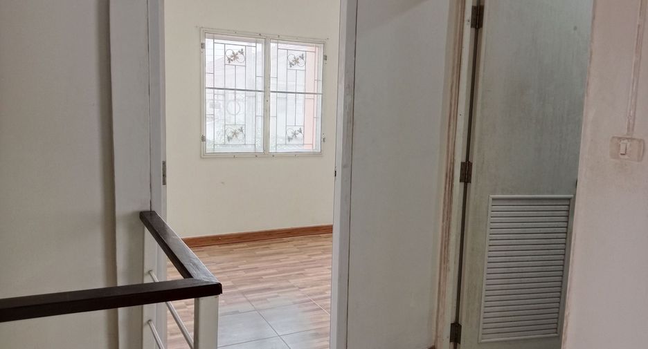 For sale 2 bedrooms townhouse in Lat Krabang, Bangkok