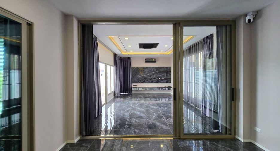 À vendre 4 chambres maison à San Kamphaeng, Chiang Mai