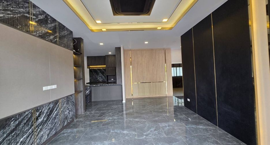 À vendre 4 chambres maison à San Kamphaeng, Chiang Mai