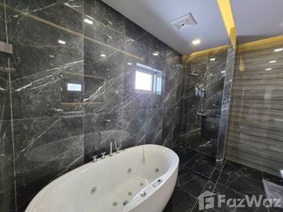 For sale 4 bedrooms house in San Kamphaeng, Chiang Mai
