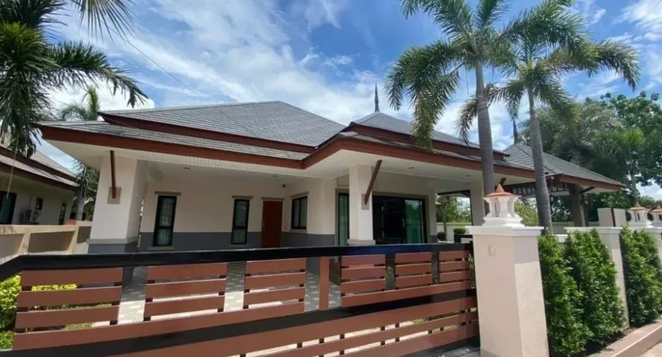For rent 3 bedrooms villa in Bang Lamung, Chonburi