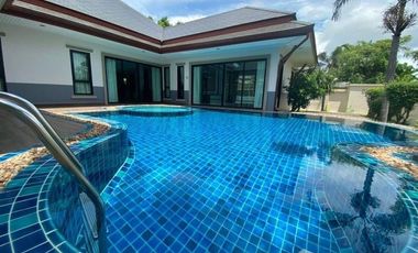 À louer 3 chambres villa à Bang Lamung, Chonburi