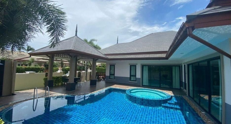 For rent 3 bedrooms villa in Bang Lamung, Chonburi