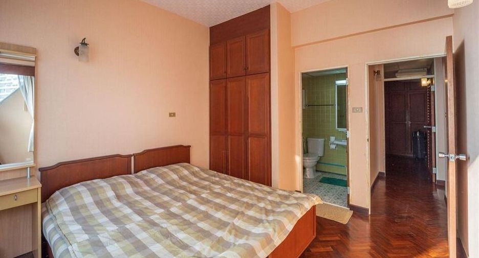 For rent 3 bedrooms condo in Bang Lamung, Chonburi