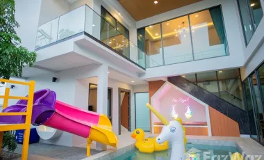 For rent 4 bedrooms villa in Bang Lamung, Chonburi