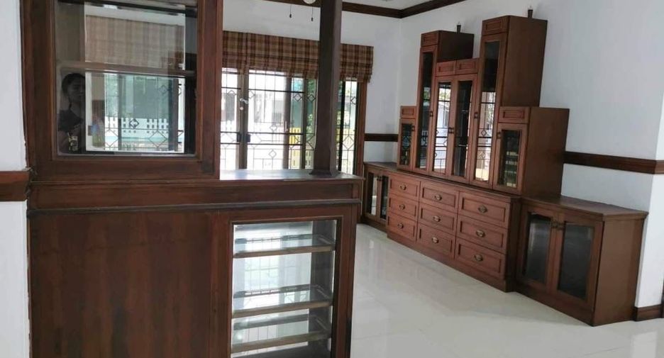 Haus zum Kauf und zur Miete mit 4 Zimmer in Si Racha, Chonburi
