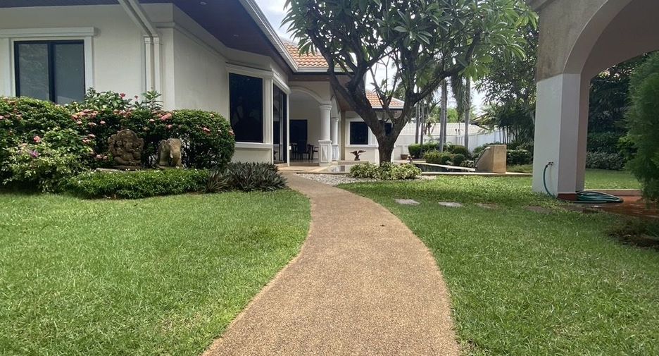 For rent 3 bedrooms house in Bang Lamung, Chonburi