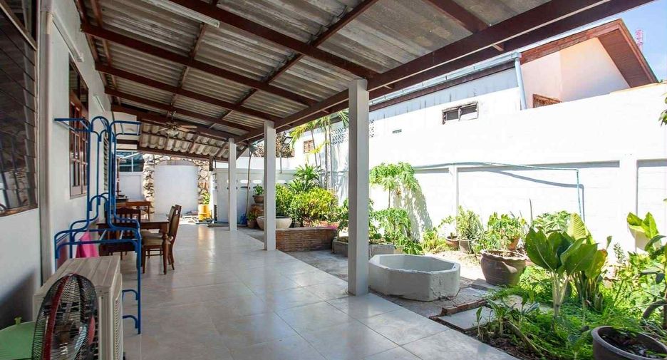 For rent 5 bedrooms house in Hua Hin, Prachuap Khiri Khan