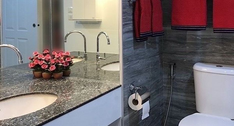 For rent 2 bedrooms condo in Bang Lamung, Chonburi
