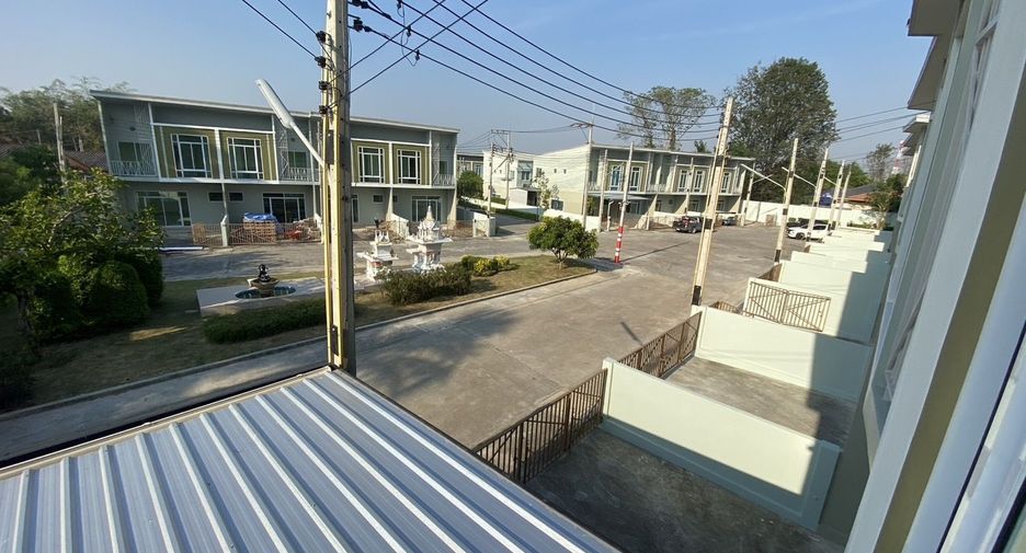 Reihenhaus zur Miete mit 3 Zimmer in Bang Lamung, Chonburi