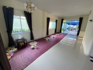 Casa adosada en alquiler de 3 habitaciones en Bang Lamung, Chonburi