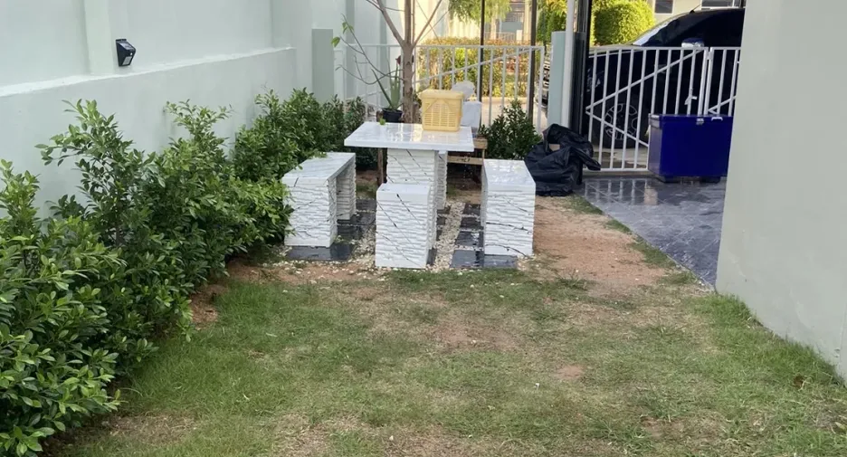 Reihenhaus zur Miete mit 3 Zimmer in Bang Lamung, Chonburi