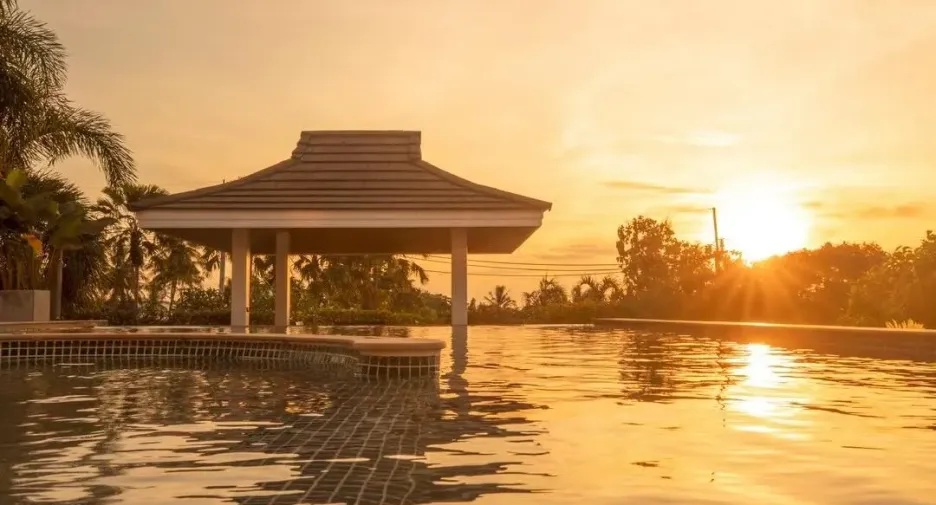 Villa en alquiler de 5 habitaciones en Mueang Phuket, Phuket
