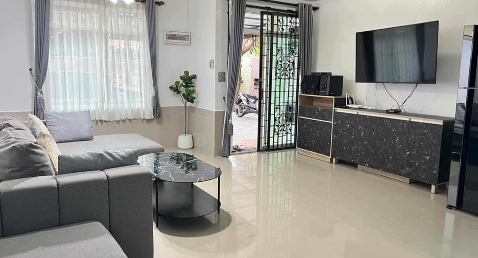 For rent 3 bedrooms villa in Bang Lamung, Chonburi