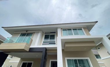 For rent 3 bedrooms house in Saraphi, Chiang Mai
