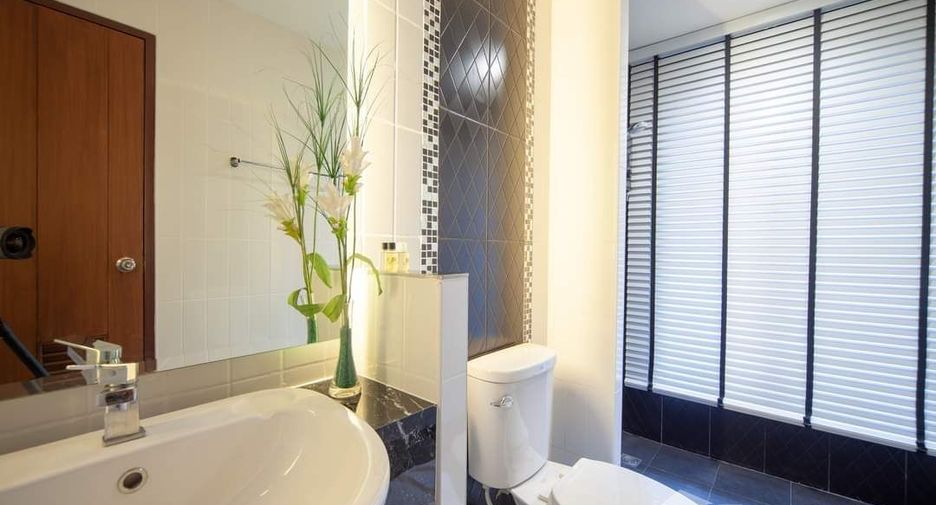 For sale 4 bedrooms townhouse in Mueang Chiang Mai, Chiang Mai