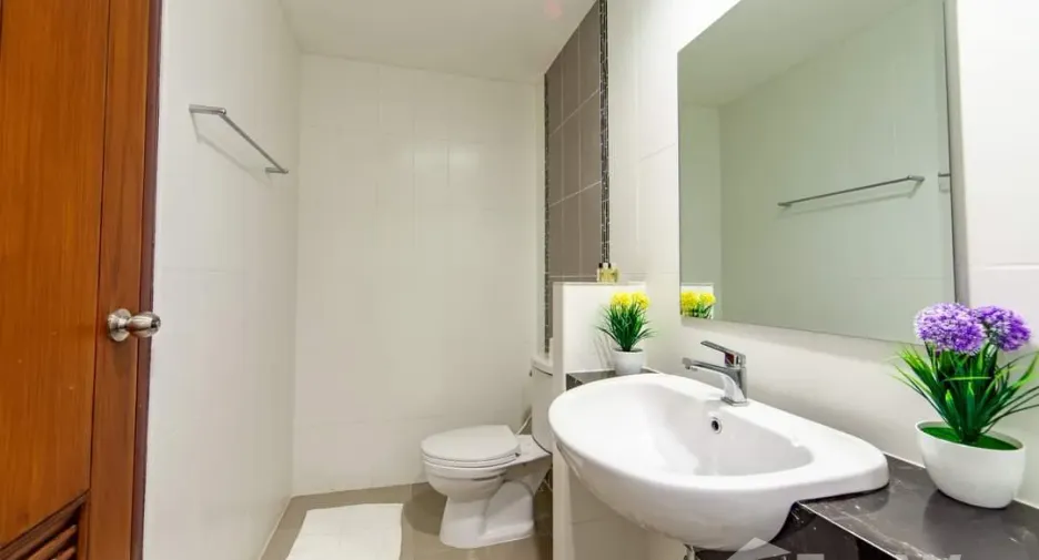 For sale 4 bedrooms townhouse in Mueang Chiang Mai, Chiang Mai