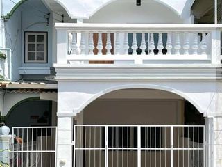 For sale 2 bedrooms townhouse in Phra Khanong, Bangkok