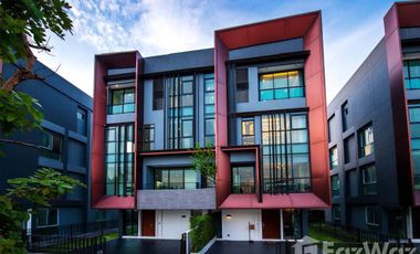 For sale 2 bedrooms townhouse in Lat Phrao, Bangkok