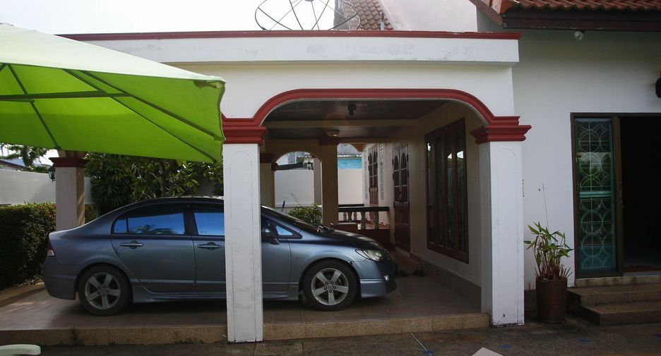 For rent 3 bedrooms villa in Mueang Phuket, Phuket