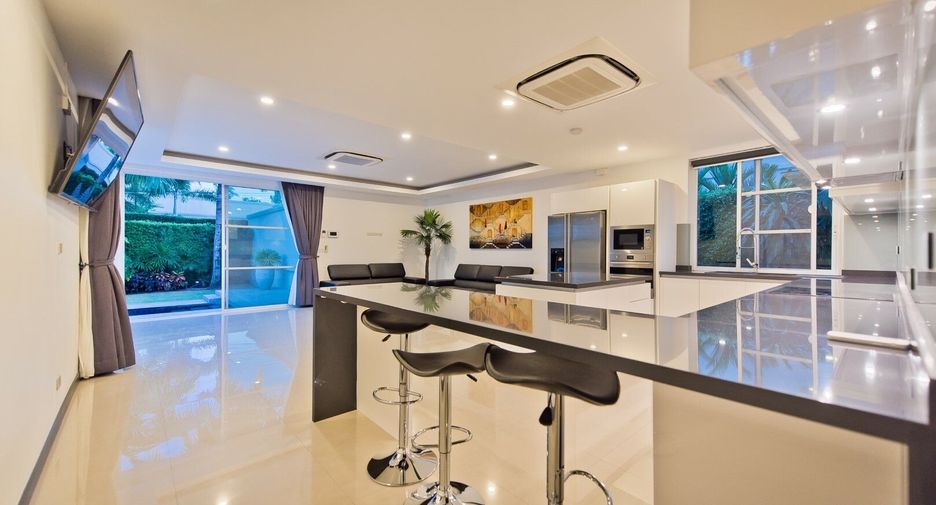 For sale and for rent 5 bedrooms villa in Bang Lamung, Chonburi