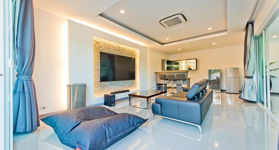Villa zum Kauf und zur Miete mit 5 Zimmer in Bang Lamung, Chonburi