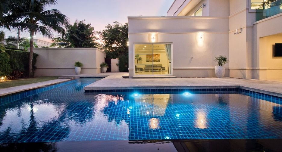 Villa zum Kauf und zur Miete mit 5 Zimmer in Bang Lamung, Chonburi