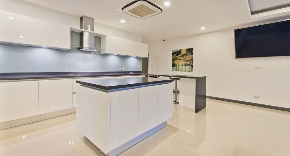 Villa zum Kauf und zur Miete mit 5 Zimmer in Bang Lamung, Chonburi
