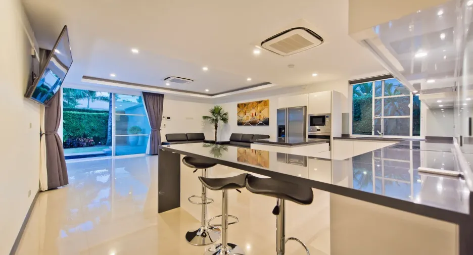 Villa zum Kauf und zur Miete mit 5 Zimmer in Bang Lamung, Chonburi