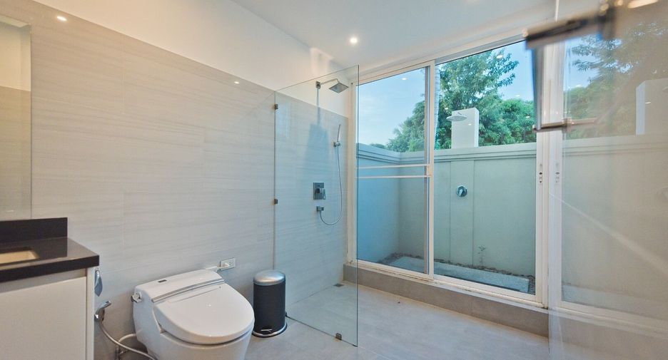 Villa zum Kauf und zur Miete mit 5 Zimmer in Bang Lamung, Chonburi