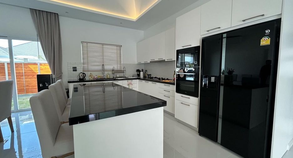 For rent 4 bedrooms villa in Hua Hin, Prachuap Khiri Khan