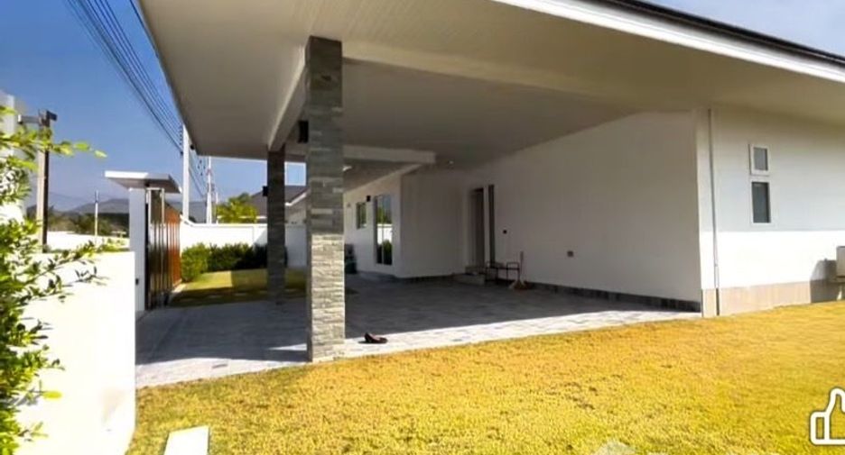 For rent 4 bedrooms villa in Hua Hin, Prachuap Khiri Khan