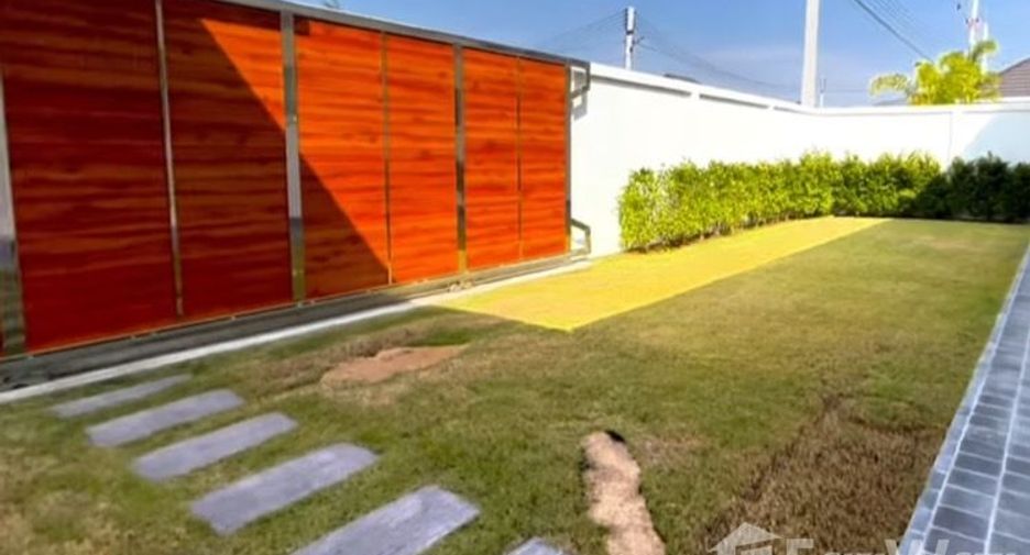 For rent 4 bedrooms villa in Hua Hin, Prachuap Khiri Khan