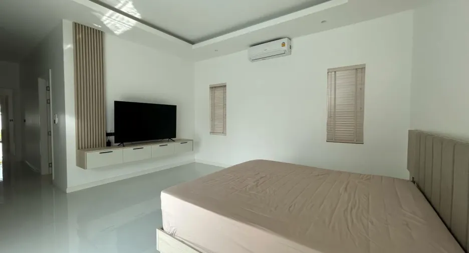 For rent 4 bedrooms villa in Hua Hin, Prachuap Khiri Khan