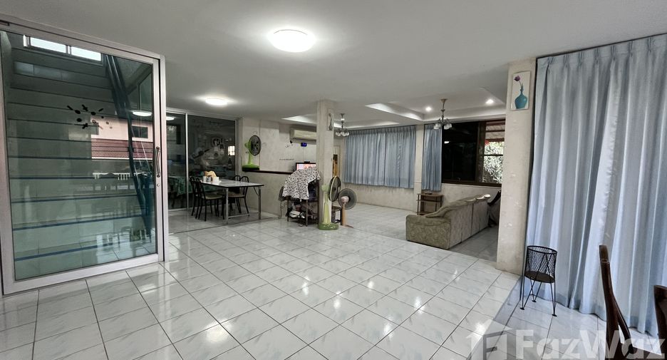 Casa en alquiler de 2 habitaciones en Bang Lamung, Chonburi