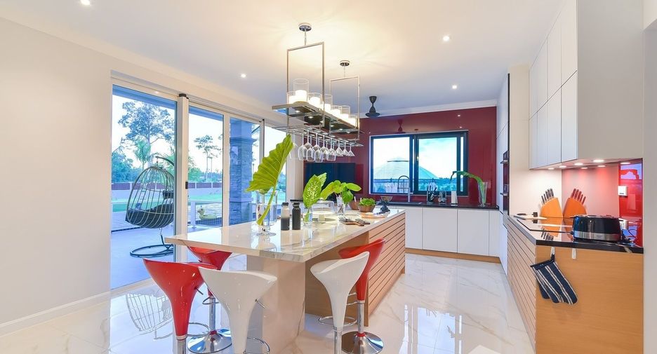 For sale 5 bedrooms villa in Hua Hin, Prachuap Khiri Khan