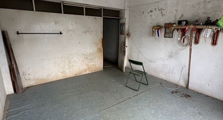 For sale 2 bedrooms retail Space in Bang Bo, Samut Prakan