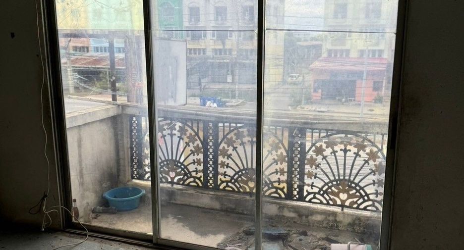 For sale 2 bedrooms retail Space in Bang Bo, Samut Prakan