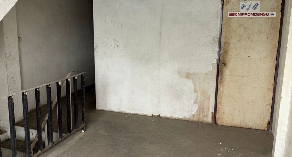 For sale 2 bedrooms retail Space in Bang Bo, Samut Prakan