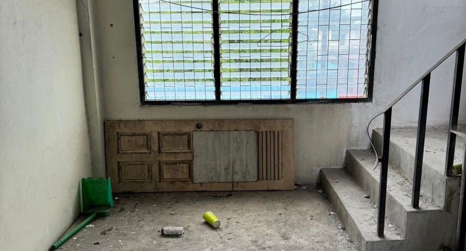 For sale 2 bedrooms retail Space in Bang Bo, Samut Prakan