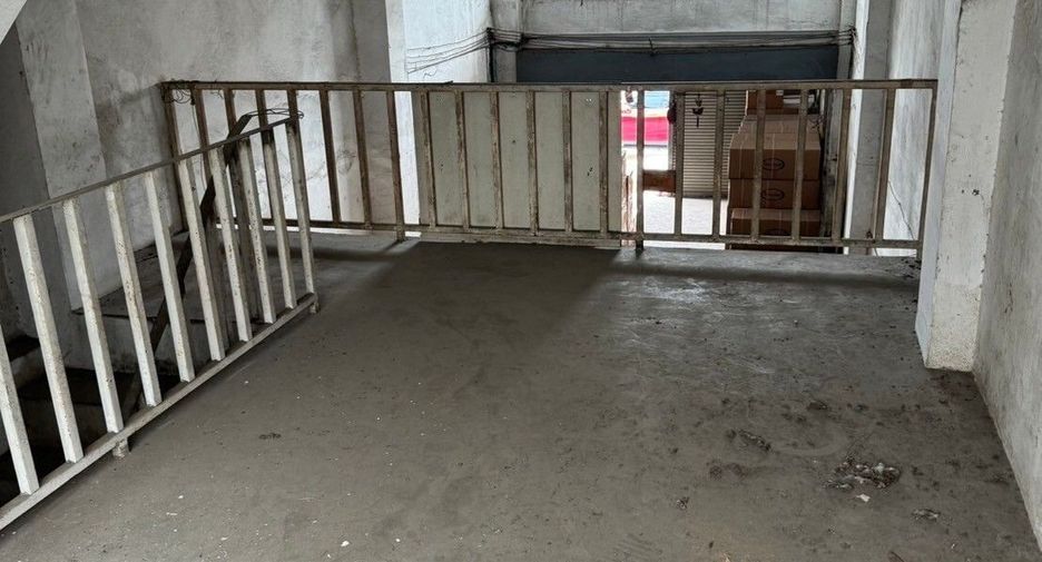 For sale 2 bedrooms retail Space in Bang Bo, Samut Prakan