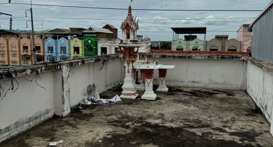 For sale 2 bedrooms retail Space in Bang Bo, Samut Prakan