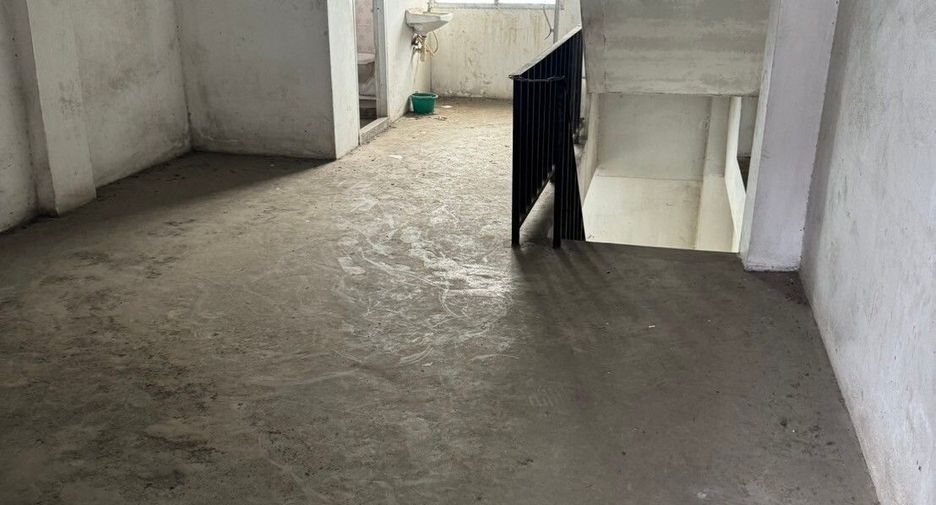 For sale 2 bedrooms retail Space in Bang Bo, Samut Prakan